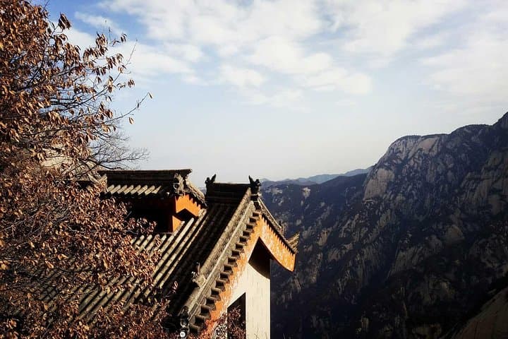 Huashan North Peak Day Tour from Xi'an — Cable Car to Mount Hua's Cliffs photo 2