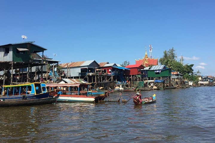 Kampong Kleang and Bakong Temple One-Day Tour — Floating Village & First Temple Mountain photo 1