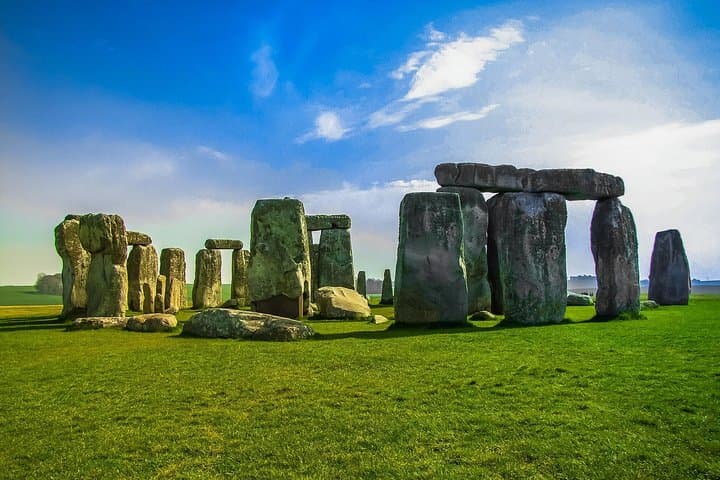 Stonehenge Private Car Tour from London — Luxury Sedan Visit to the Stones