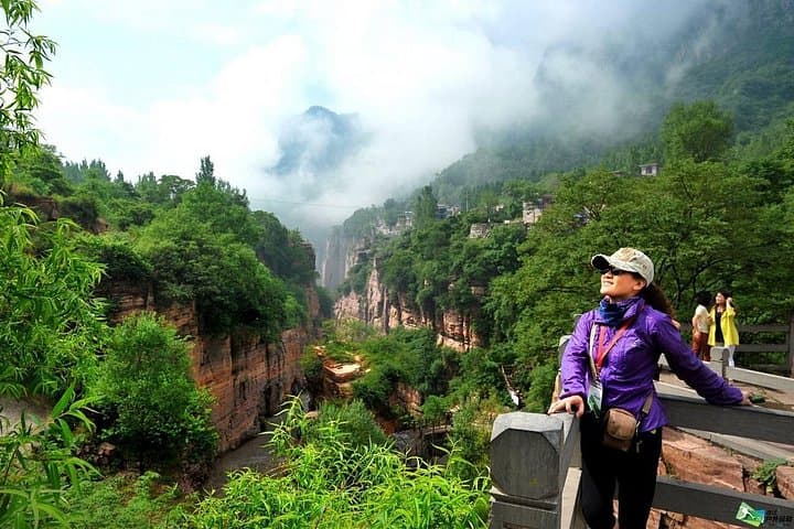 Guoliangcun Day Trip from Zhengzhou: Drive the Legendary Guoliang Tunnel and Sky Ladder