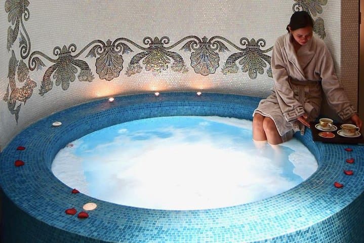 Versace Elite Indulgence: Ultimate Spa Journey at Palazzo Versace Dubai