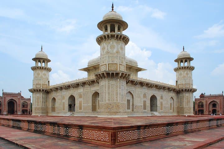 Taj Mahal by Gatimaan Express: Private Day Trip from Delhi photo 4