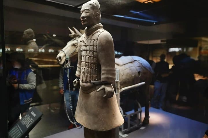 Xi'an Terracotta Warriors & City Wall Bike Tour — Private Day Trip photo 3