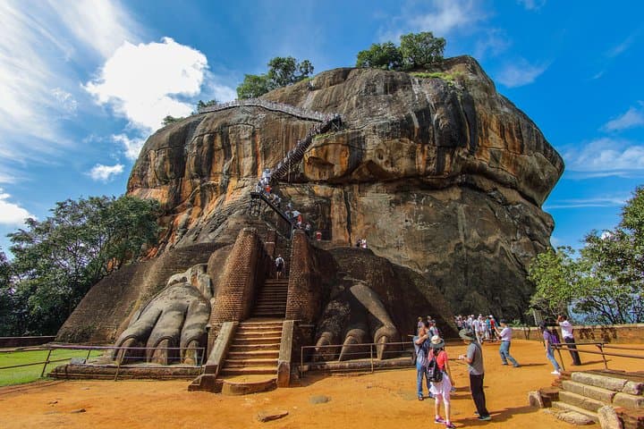 Full-Day Sigiriya and Dambulla Tour from Negombo: Climb the Lion Rock and Explore Cave Temples photo 2