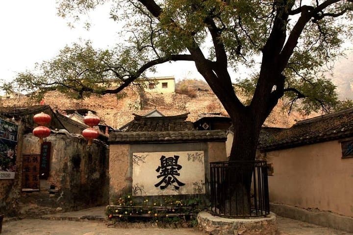 Cuandixia Village and Tanzhe Temple Day Trip from Beijing photo 2
