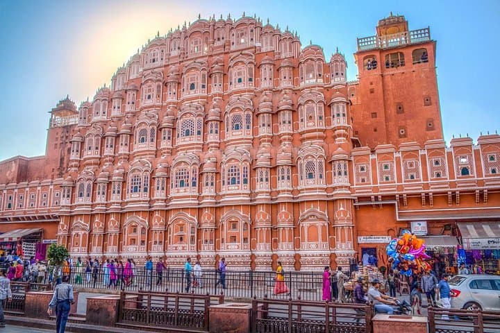 Jaipur in a Day: Private Car Tour from Delhi to Amber Fort, City Palace & Hawa Mahal