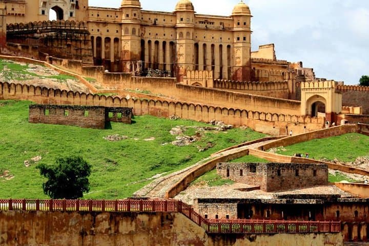 Jaipur in a Day: Private Car Tour from Delhi to Amber Fort, City Palace & Hawa Mahal photo 2