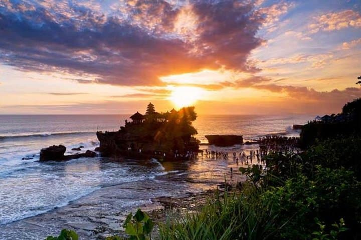 Ubud to Tanah Lot: Private Full-Day Waterfall, Monkey Forest & Sunset Tour
