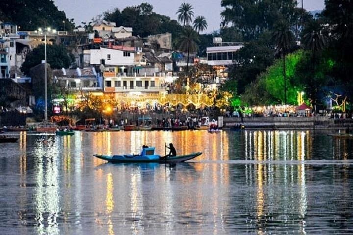 Mount Abu Day Trip from Udaipur: Private Same-Day Tour to Dilwara, Nakki Lake & Guru Shikhar