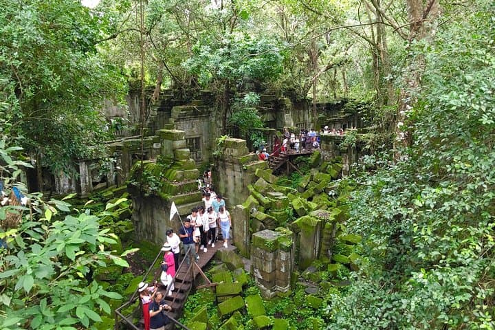 Preah Vihear & Beng Mealea Private Temple Tour — Lost Khmer Ruins and Panoramic Cliffs photo 2