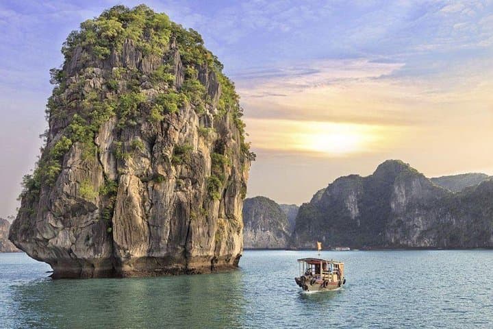 Overnight Halong Bay Cruise: Kayak, Hike and Explore Sung Sot Cave photo 4