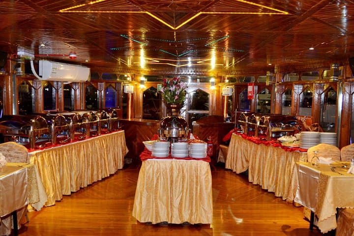 Dubai Creek City Tour & Dhow Dinner Cruise — Half-Day Cultural Tour and Evening Buffet photo 6
