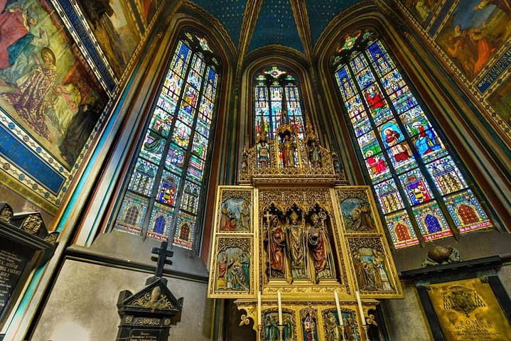 Prague Castle & Lobkowicz Palace: Self-Guided Entry to Historic Highlights photo 4