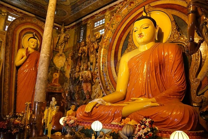 Full-Day Sigiriya and Dambulla Tour from Negombo: Climb the Lion Rock and Explore Cave Temples photo 3