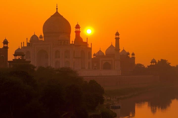 One-Day Private Taj Mahal & Agra Fort Tour from Delhi by Car photo 4