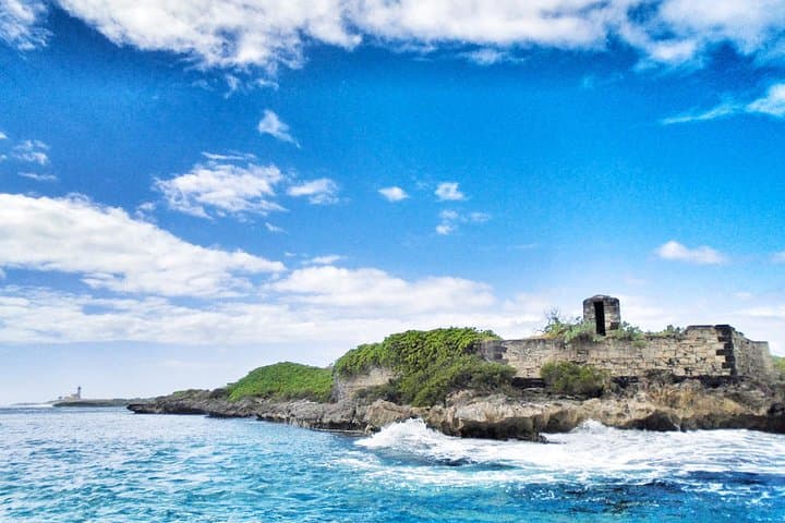 Speedboat Island Hopping to Ile aux Cerfs: Blue Bay Snorkel, Lighthouse Ruins & Waterfall BBQ photo 6