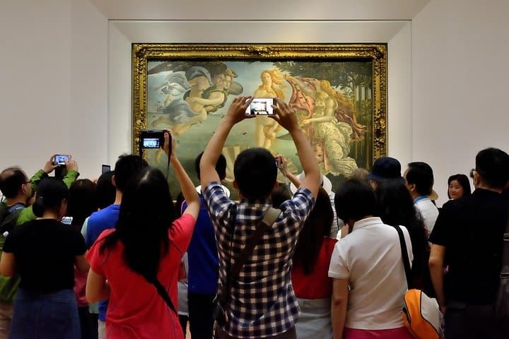 Private Uffizi and Santa Croce Guided Tour: Skip-the-Line Renaissance Highlights photo 2