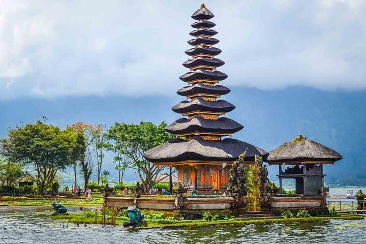 Northern Bali Day Tour: Ulun Danu, Handara Gate & Wanagiri Highlights