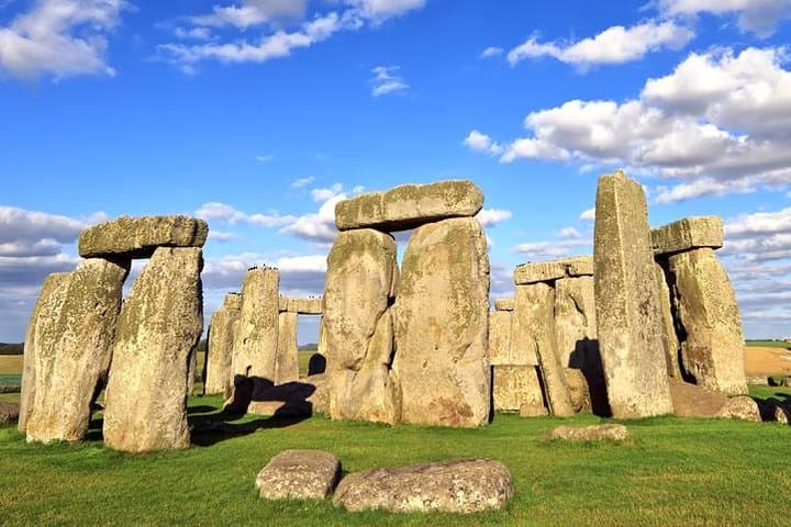Private Stonehenge Day Trip from London: Skip-the-Line Tickets & Audio Guide