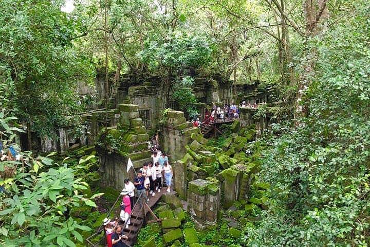 Beng Mealea & Kompong Phluk: Private Day Tour to a Jungle Temple and Tonle Sap Floating Village photo 2