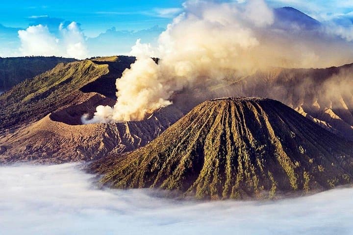 Bromo Sunrise and Madakaripura: Private Day Tour from Surabaya