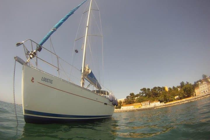Sail the Tagus: Private Lisbon Boat Tour with Lunch and Sunset