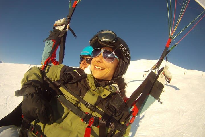 Tandem Paragliding from Jakobshorn: 1000m Davos Free Flight Experience photo 6