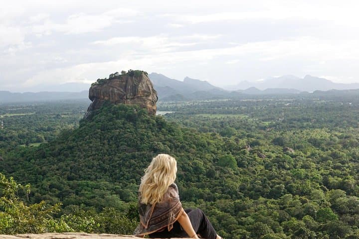 Pidurangala and Sigiriya Rock Climb from Colombo — Half-Day Climb and Cultural Lookout