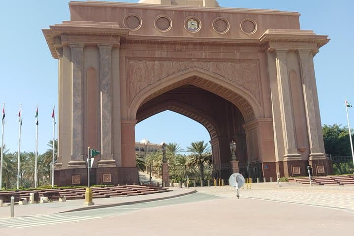 Abu Dhabi Day Tour from Dubai — Sheikh Zayed Mosque, Emirates Palace & Corniche Drive photo 3