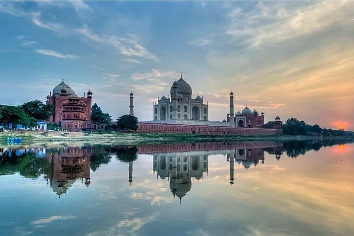 Private Taj Mahal Same-Day Tour from Delhi: Drive to Agra and Skip the Lines photo 4
