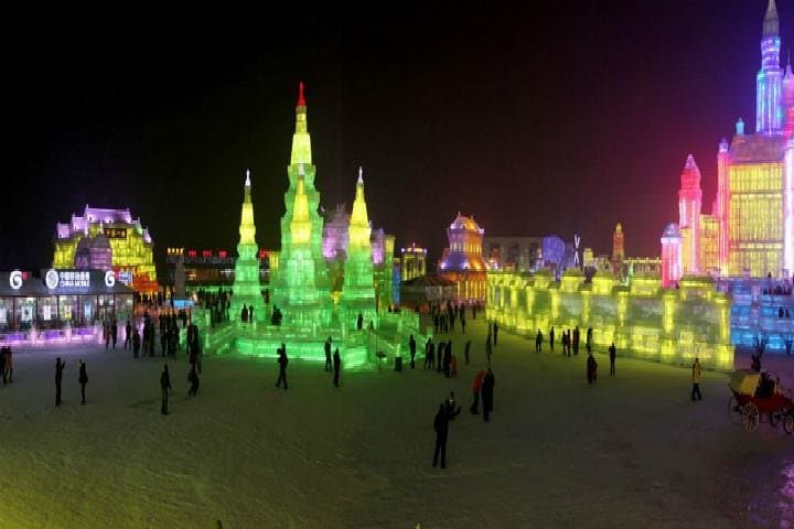 Harbin Winter Day Tour — Sun Island, Central Street & Ice and Snow World photo 1