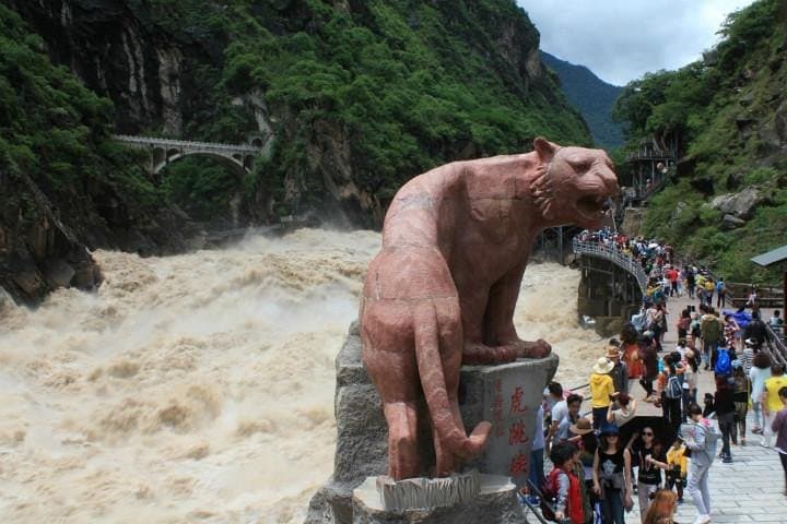 Private Day Trip: Yangtze First Bend, Shigu Ancient Town & Tiger Leaping Gorge from Lijiang photo 5