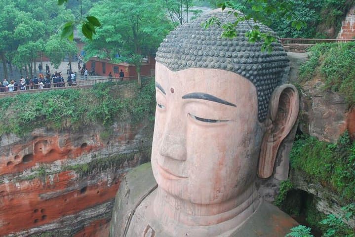 Leshan Giant Buddha & Huanglongxi One-Day Private Tour from Chengdu