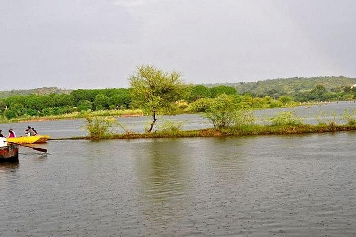 Sohna Hills & Damdama Lake Boating Day Tour from Delhi photo 2