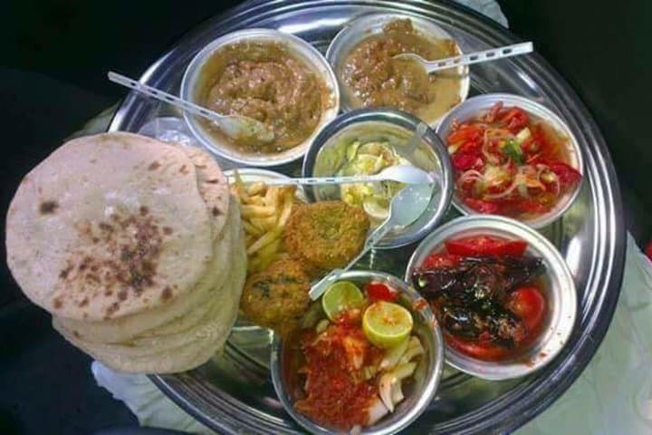 Breakfast with Locals and Giza Pyramids Private Morning Tour