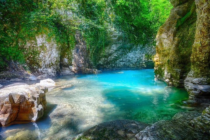 Two-Day West Georgia Canyons, Caves & Waterfalls Adventure