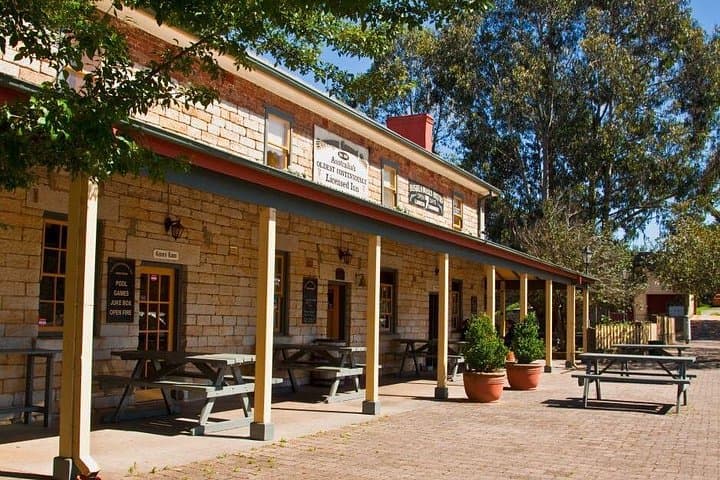 Southern Highlands Private Day Tour: Fitzroy Falls, Bowral, Berrima & Wine Tasting