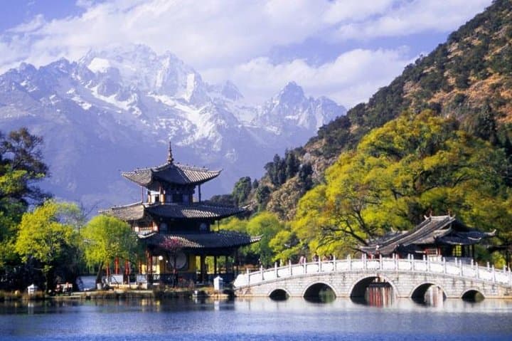 Private Lijiang Day Trip: Upper Tiger Leaping Gorge & Black Dragon Pool photo 2