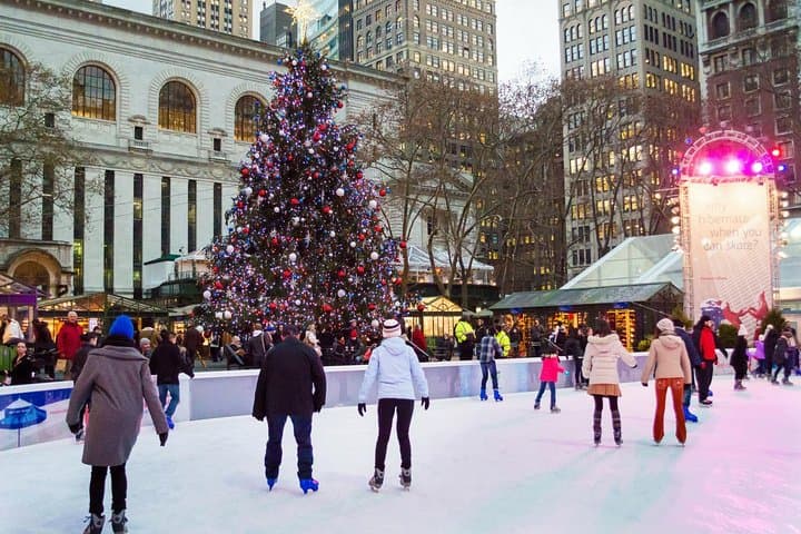 Manhattan Christmas Walking Tour: Rockefeller Tree, Fifth Avenue & Central Park photo 2