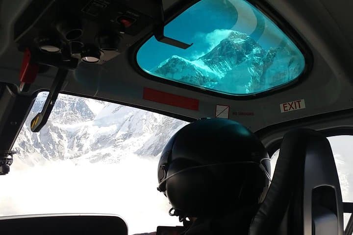 Everest Helicopter Tour from Kathmandu — Helicopter Flyover & Breakfast at Everest View photo 4