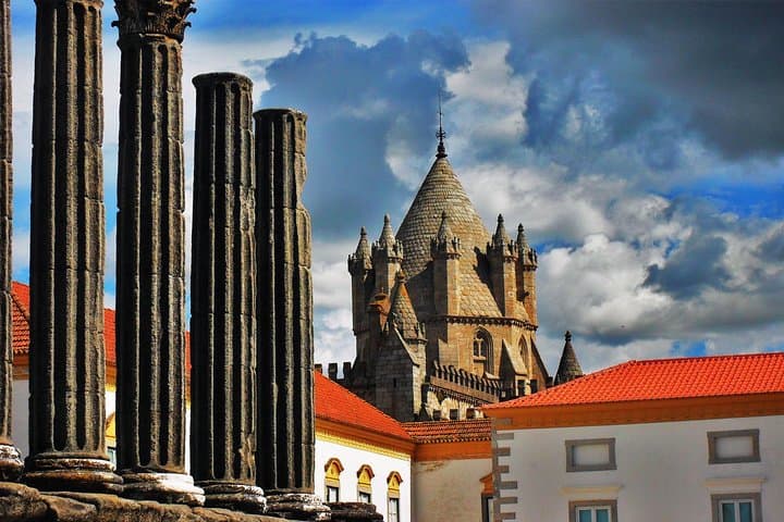 Private Évora Day Trip from Lisbon: Historic Sights & Alentejo Wine Tasting