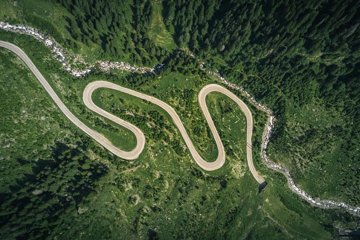 Day Trip on the Transfagarasan Highway: Balea Lake, Vidraru Dam & Curtea de Argeș photo 2
