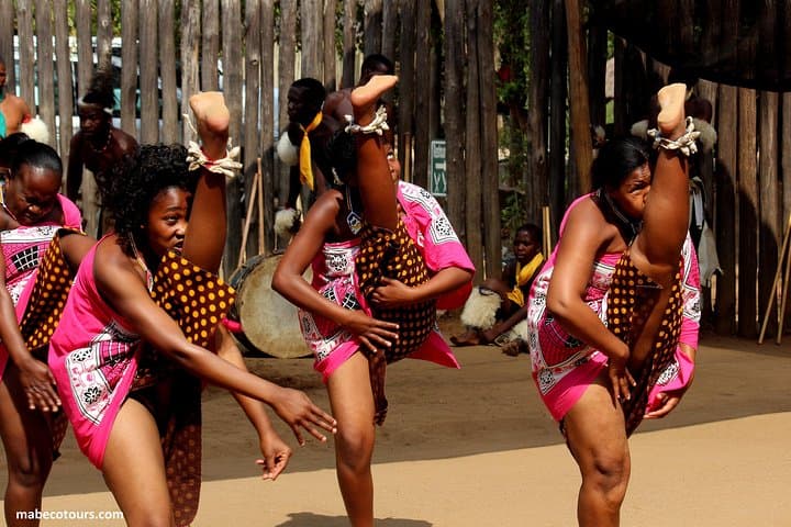 Swaziland Cultural Day Trip from Maputo — Village Visit, Crafts & Waterfall