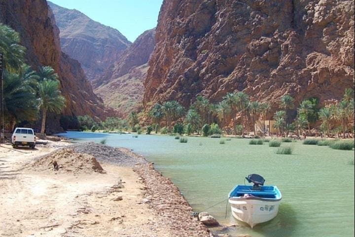 Oman in Four Days: Wadis, Forts, Wahiba Sands and Turtle Coast photo 2