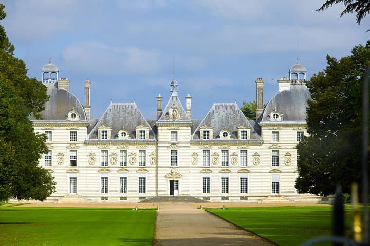 Loire Valley Castles Day Trip: Chambord, Cheverny & Chenonceau from Paris photo 3