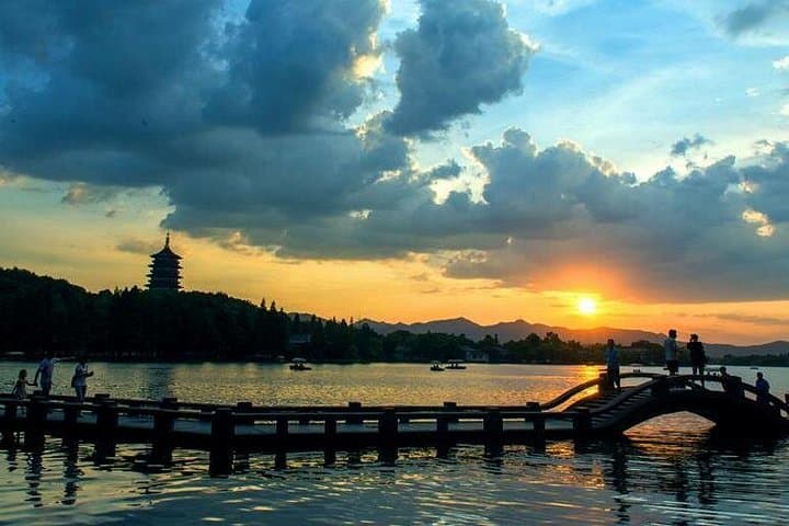 Wuzhen Water Town and West Lake Day Trip from Hangzhou with Private Transfer photo 1