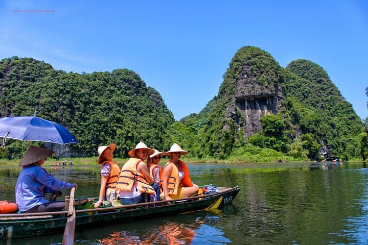 Ninh Binh Day Trip from Hanoi: Bai Dinh Pagoda & Trang An Grottoes Tour