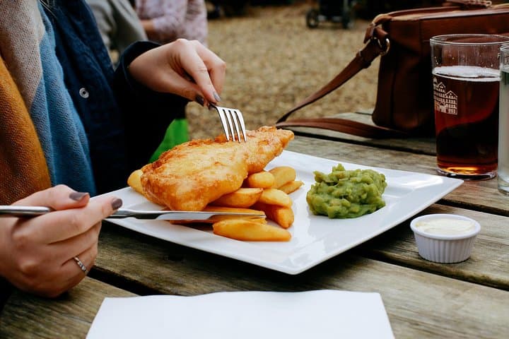 Liverpool Craft Beer & Pub Food Walking Tour with a Local Host
