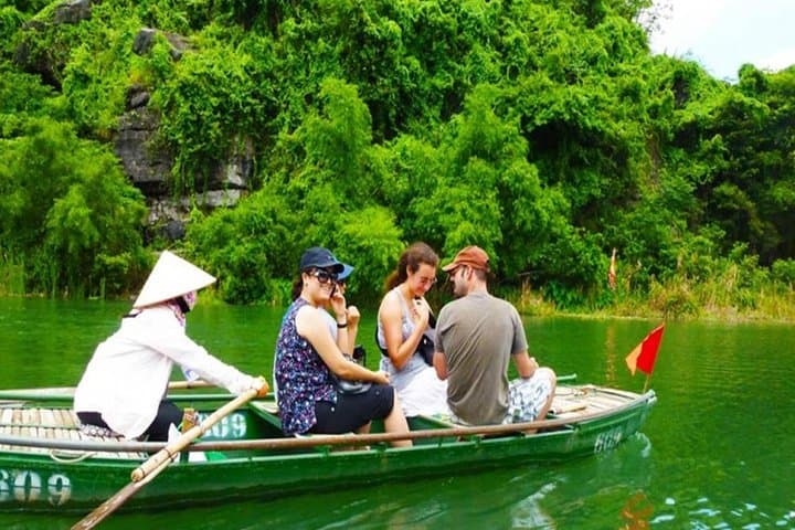 Ninh Binh Day Tour: Hoa Lu History, Trang An Boat Ride & Mua Cave Viewpoint photo 6
