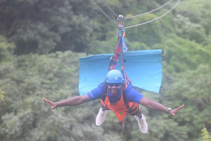 Zuperman Zip 'n Dip: Roatán Zipline and West Bay Beach Adventure photo 4